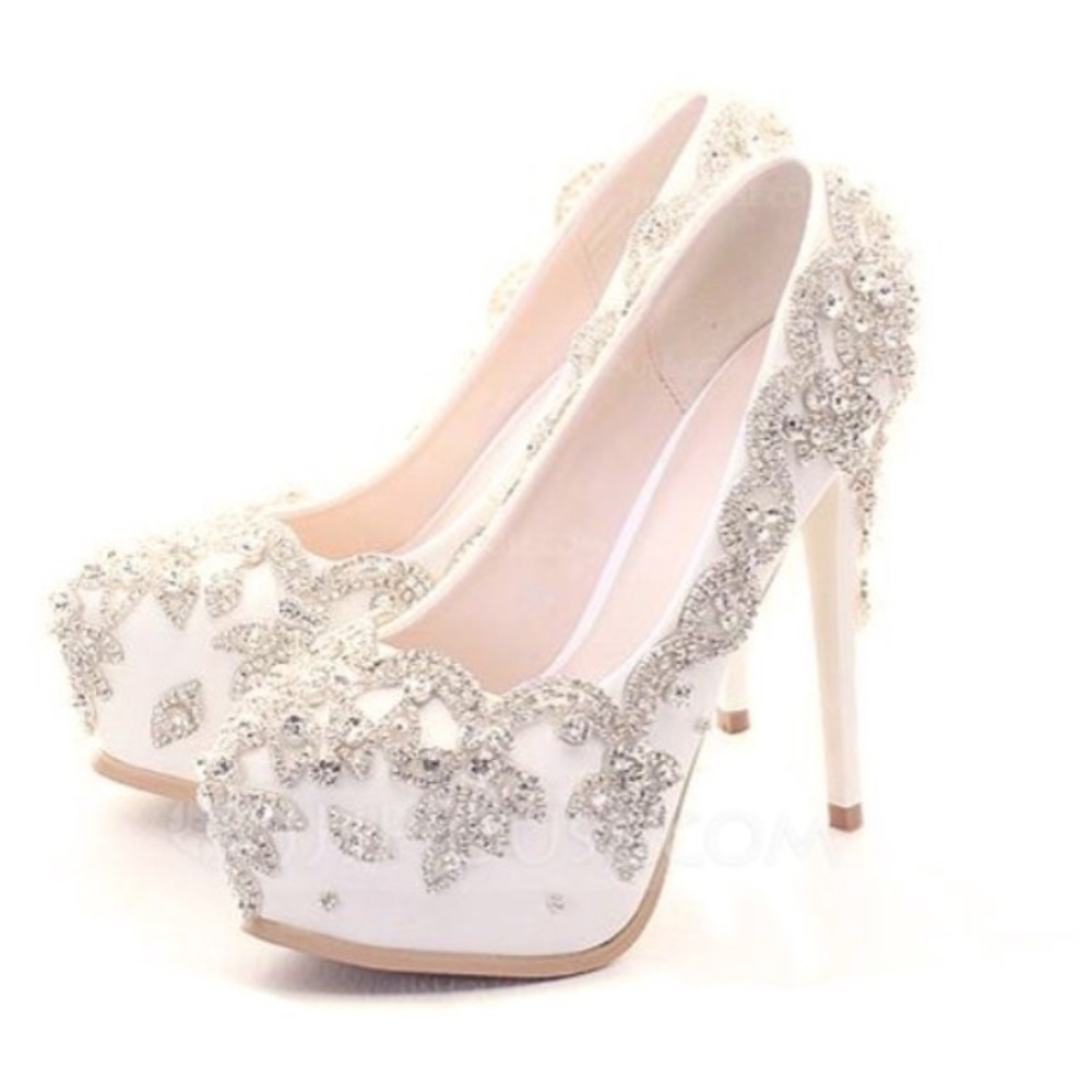 ❤️NEW Ivory Rhinestone Pumps ❤️